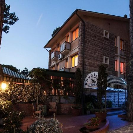 Hotel Il Cavaliere Nero Tirrenia Exteriör bild