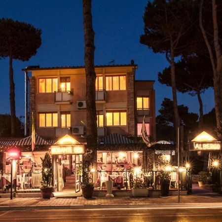 Hotel Il Cavaliere Nero Tirrenia Exteriör bild
