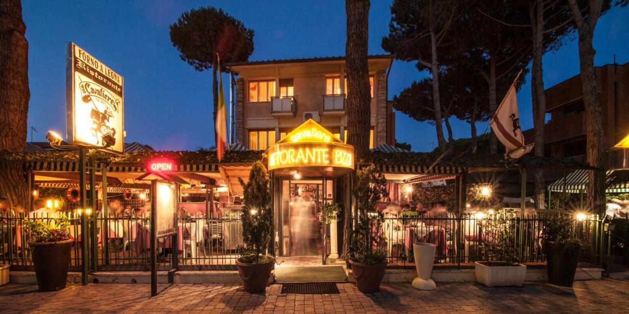 Hotel Il Cavaliere Nero Tirrenia Exteriör bild