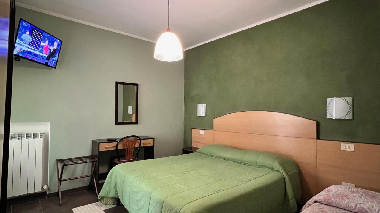 Hotel Il Cavaliere Nero Tirrenia Exteriör bild